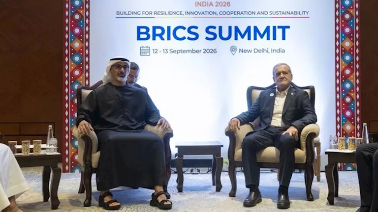 ولي عهد أبوظبي يلتقي الرئيس الإيراني في قمة هندية بارزة.. تفاصيل اللقاء وتداعياته على العلاقات الثنائية