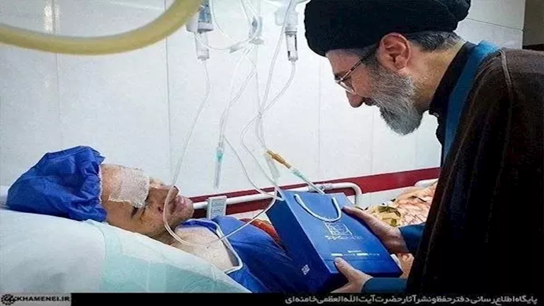 الإعلام الإيراني يسلط الضوء على صور جديدة للمرشد الإيراني مجتبي خامنئي في برامج خاصة ومعالم بارزة