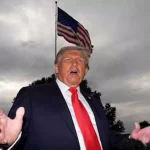 ترامب يشدد هجومه على وسائل الإعلام الأمريكية، متهمًا إياها بنشر أخبار زائفة تُشكل خطرًا على الأمن القومي